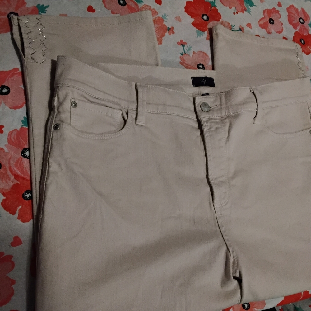 NYDJ Women’s size 16 cropped capri Ankle cut high rise Beige jeans 36W 21L